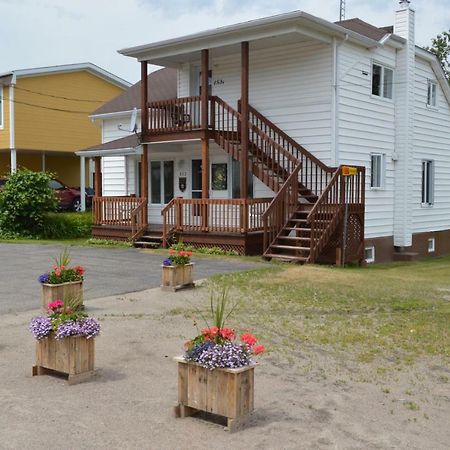 Maison L'Heritage LʼAnse-Saint-Jean Екстериор снимка