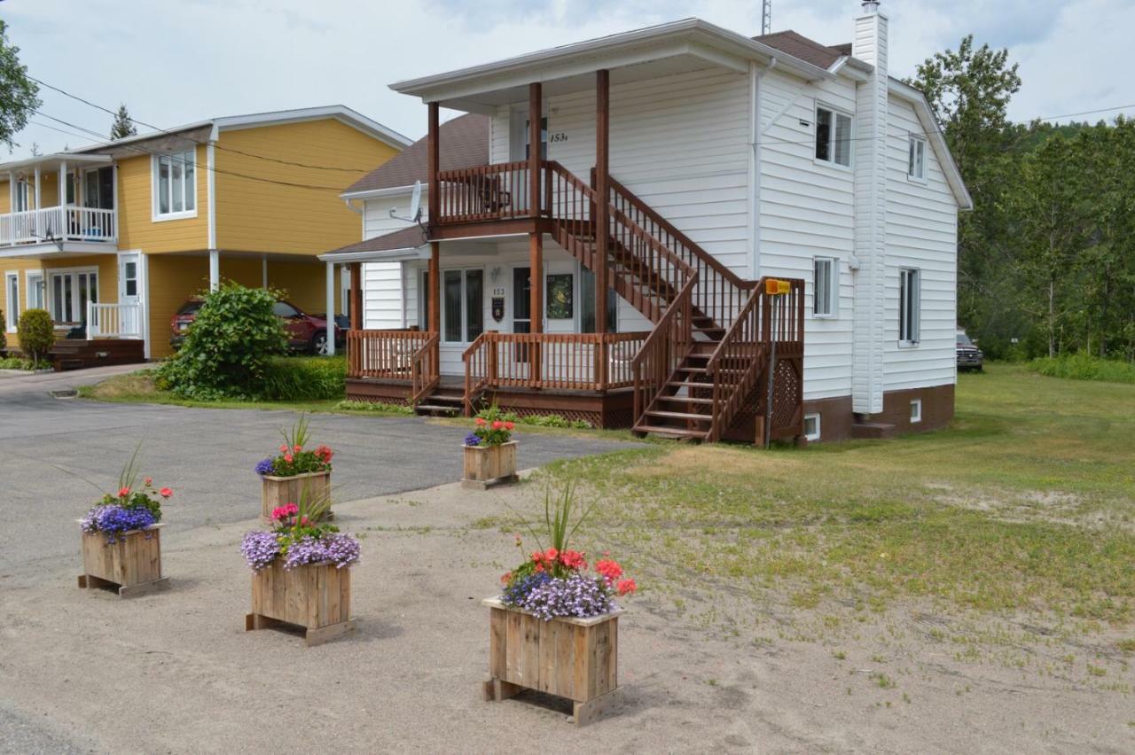 Maison L'Heritage LʼAnse-Saint-Jean Екстериор снимка