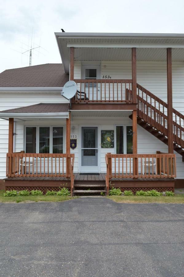 Maison L'Heritage LʼAnse-Saint-Jean Екстериор снимка